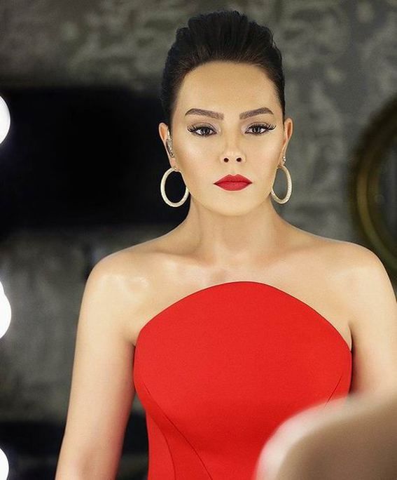 Estetik operasyonlarıyla bambaşka birine dönüştüler! 32