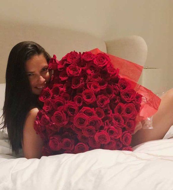 Emir Uyar'dan Adriana'ya jest! 3