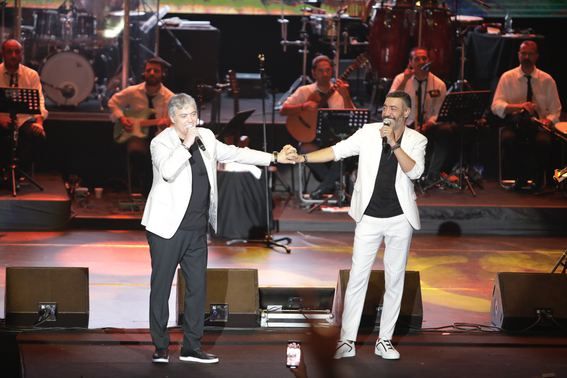Konserde ilginç sürpriz! 1