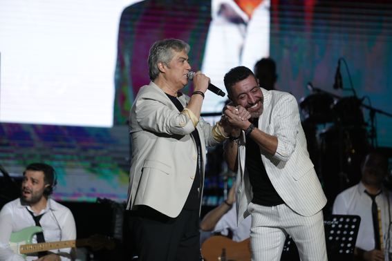 Konserde ilginç sürpriz! 4