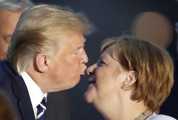 G7 zirvesine damga vuran öpücükler! 6
