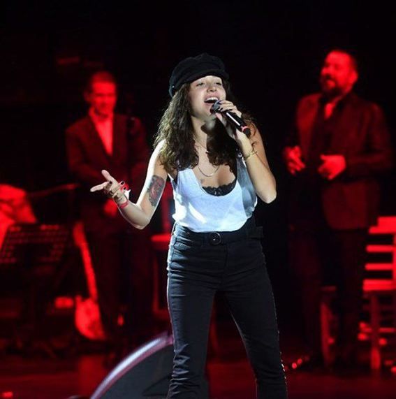 Emine Bulut konserine ünlü isimlerden destek gecikmedi! 5