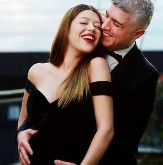 Boşandılar ama bir an olsun ayrılmıyorlar! 2