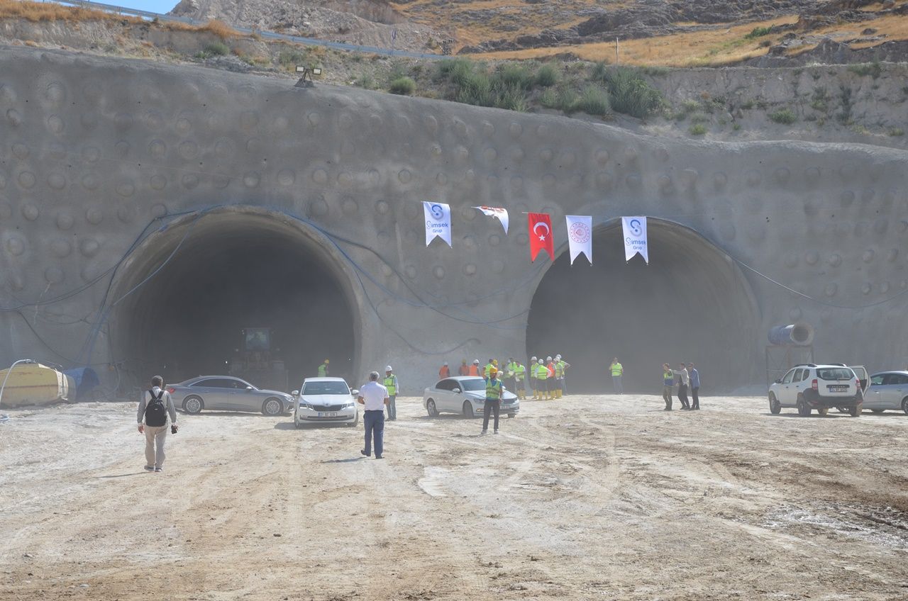 Hasankeyf Tüneli'nde ışık göründü... 2