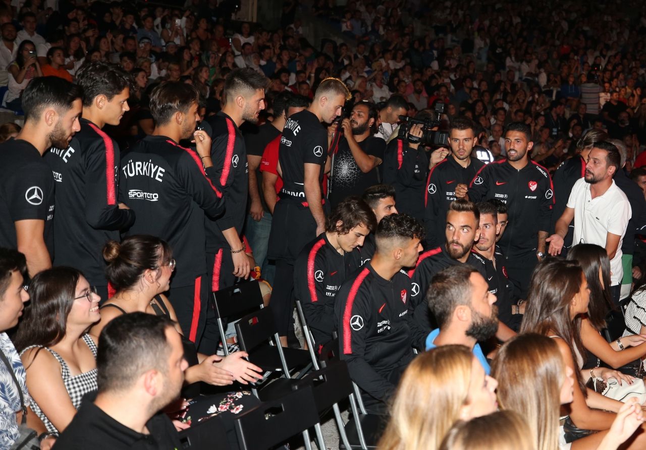 Harbiye'de milli takım coşkusu! 2