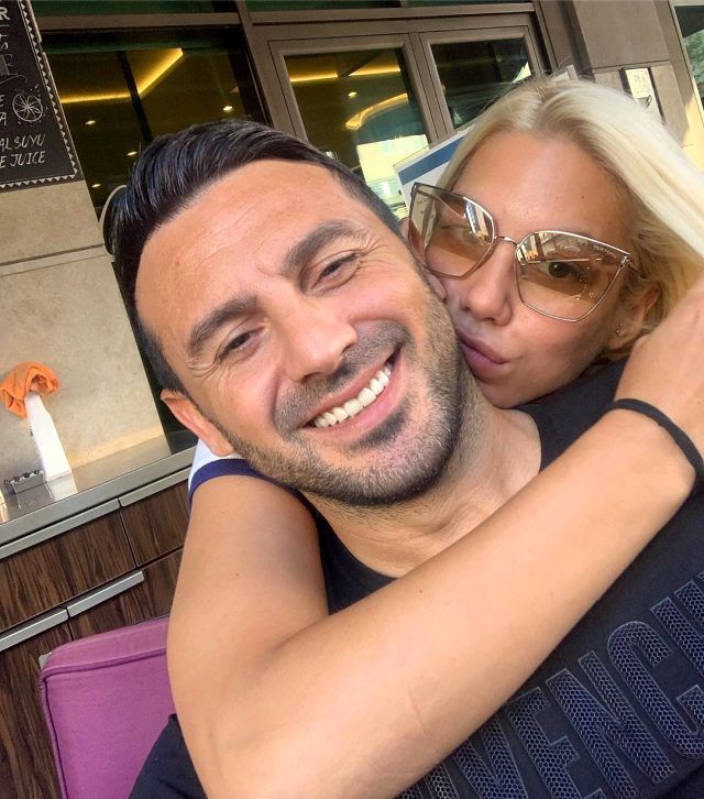 Eski futbolcu nikah masasına oturdu! 4
