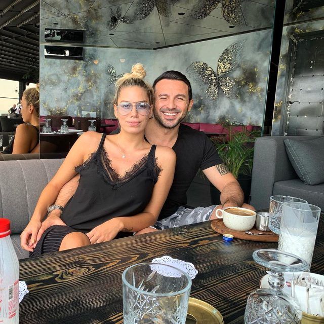 Eski futbolcu nikah masasına oturdu! 3