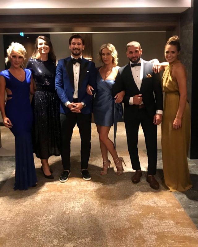 Survivor yarışmacısı nikah masasına oturdu! 7