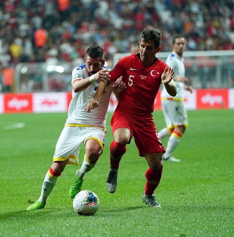 Maç bitti milli yıldız kucaklarda taşındı! 19