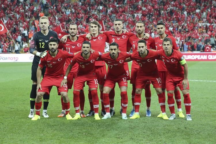 Maç bitti milli yıldız kucaklarda taşındı! 22