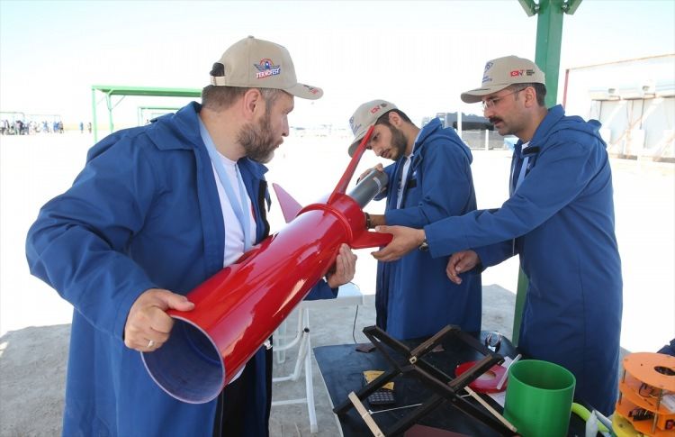 Bakan Varank, TEKNOFEST roket yarışlarını izledi 1
