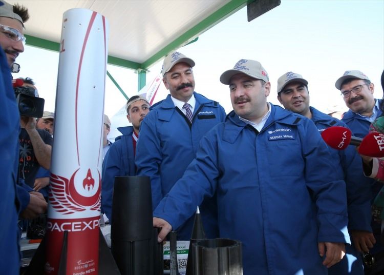Bakan Varank, TEKNOFEST roket yarışlarını izledi 10