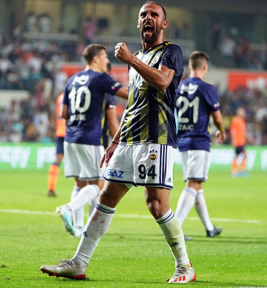 Vedat Muriqi ülkesinde kahraman oldu! 6