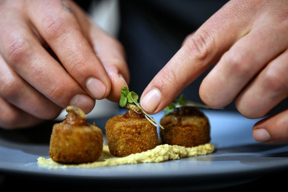 Lüks restoranın böcek menüsü! 5