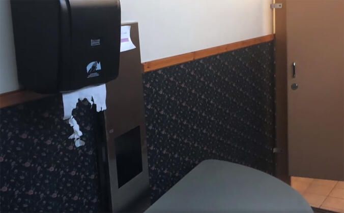 Sopayı eline alan kadınlar tuvaletine koştu! 11