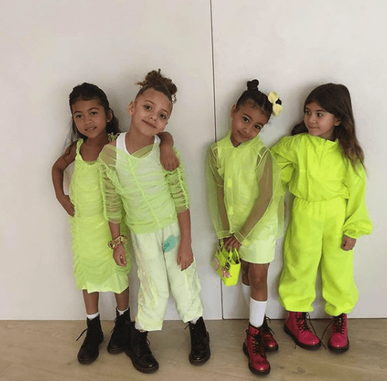 Kardashian'ın başı bu kez küpelerle dertte! 3