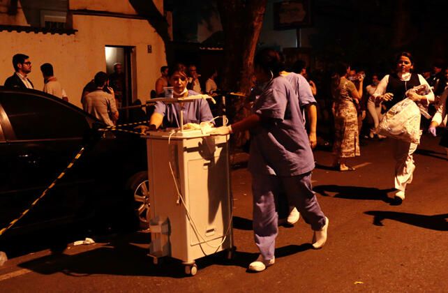 Çığlıklar arasında aşağıya atladılar: 10 ölü... 13