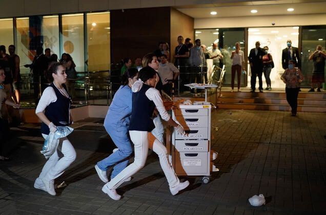Çığlıklar arasında aşağıya atladılar: 10 ölü... 8