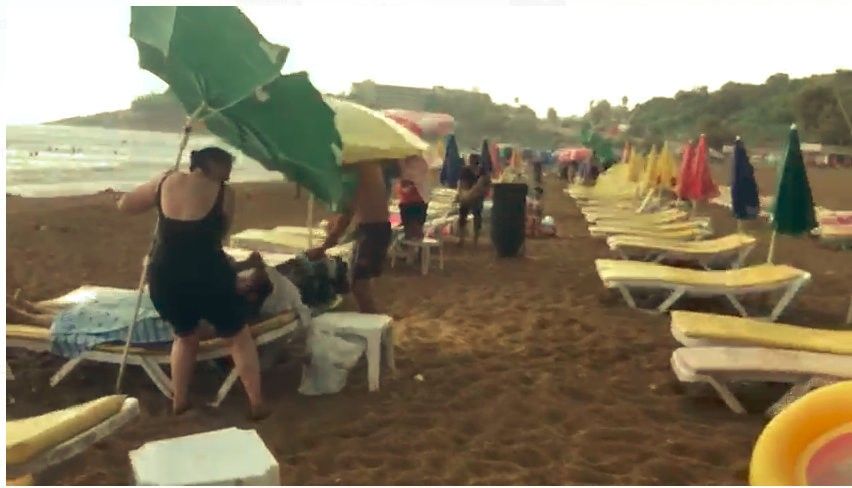 Antalya'da turistler yüzerken yakalandı... 10