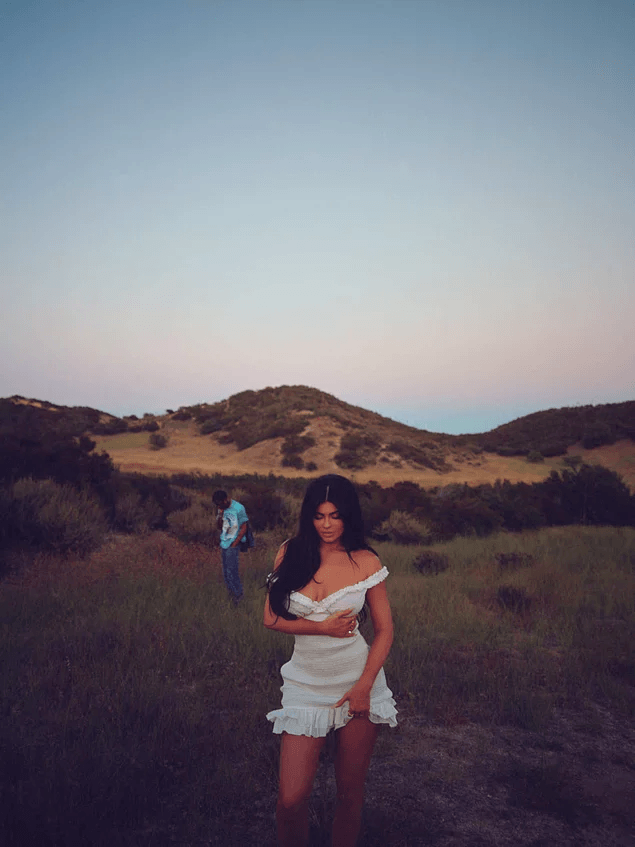 Kylie Jenner Playboy'a soyundu! 9