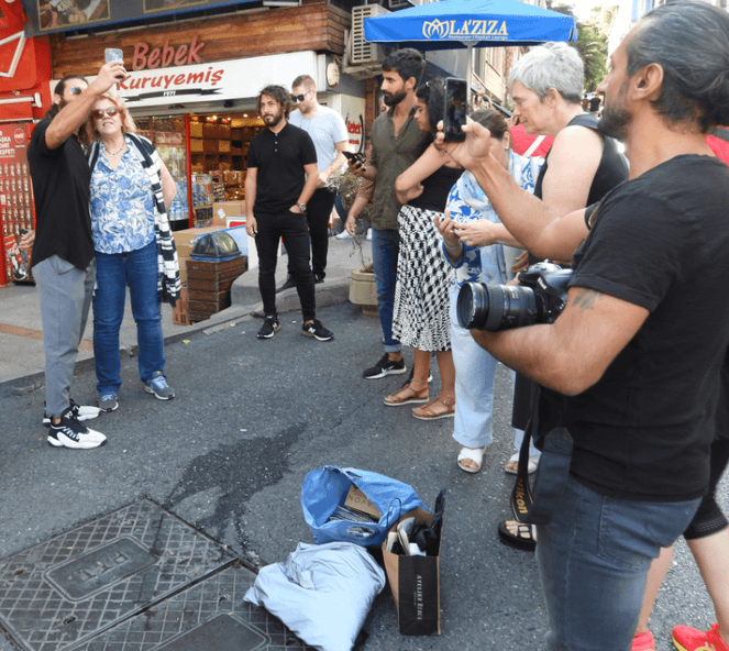 Can Yaman için selfie kuyruğu! 1
