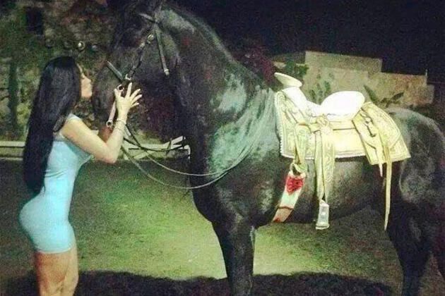 'Antraks imparatoriçesi' sevgilisinin yatağında öldürüldü! 25