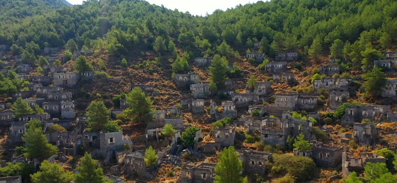 Fethiye'nin 'hayalet köy'ü havadan görüntülendi! 1