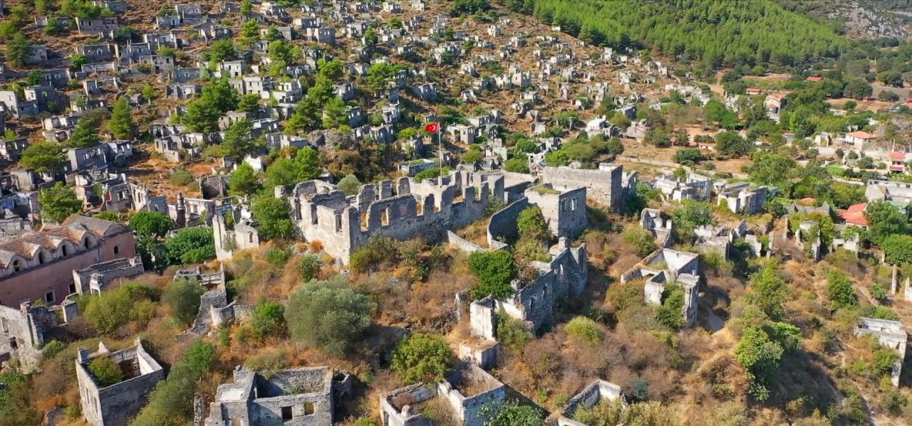 Fethiye'nin 'hayalet köy'ü havadan görüntülendi! 7