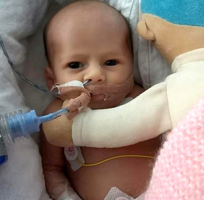 Fenomen güzel sokakta iç çamaşırıyla dolaştı! 12