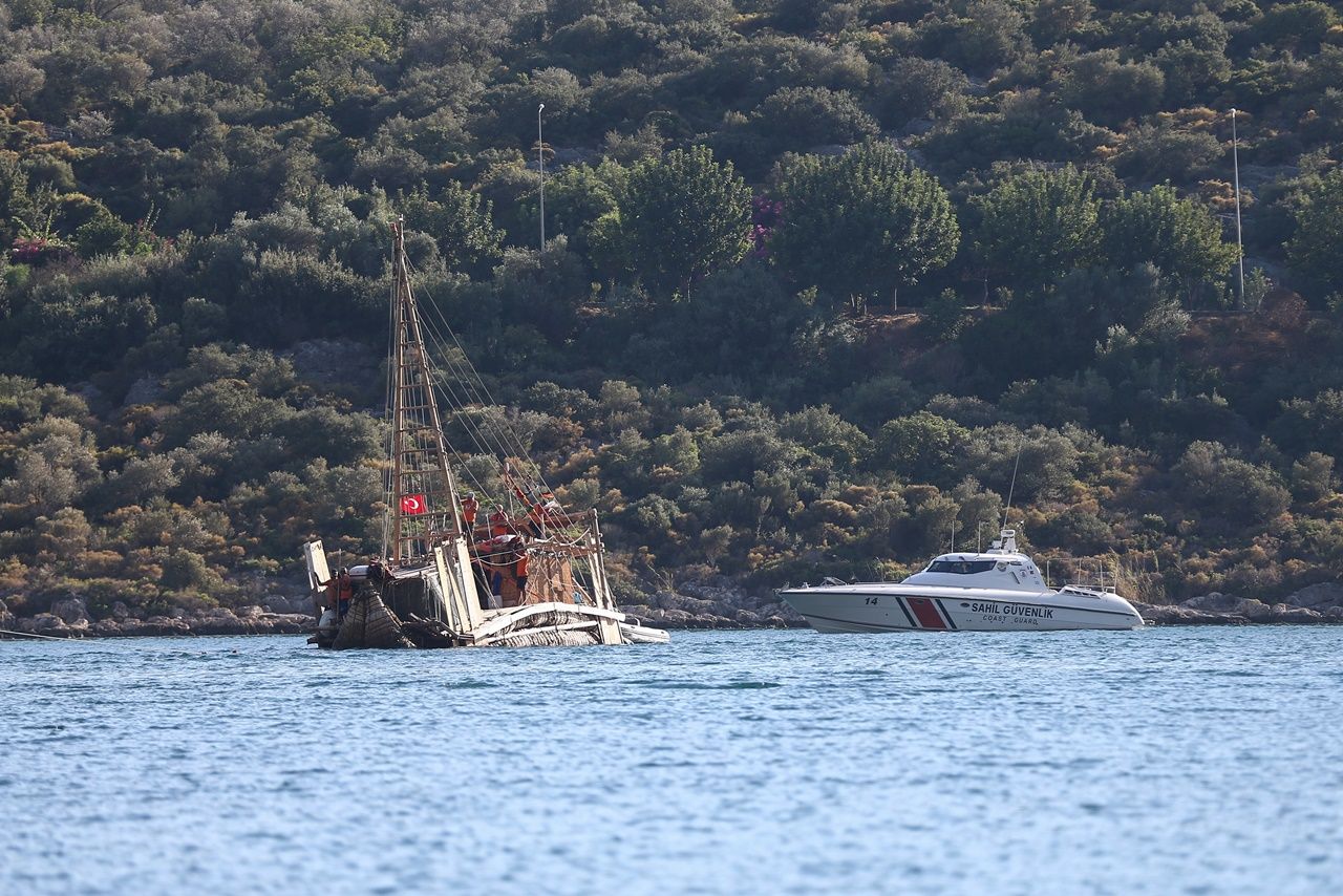 Antik gemi Abora IV Kaş'a geldi... 3