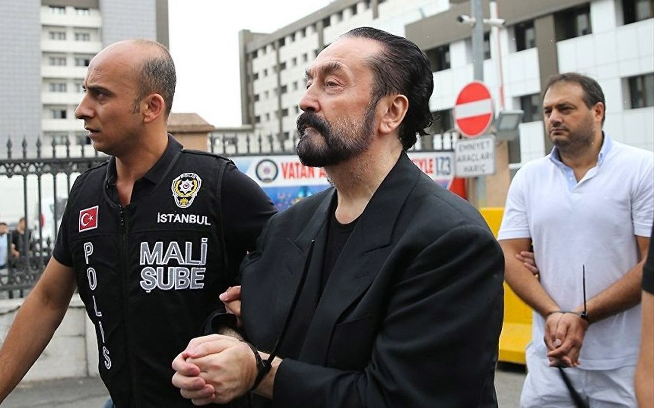 "Zengin bir ailenin çocuğu kılığına girerek Adnan Oktar örgütüne sızdım!" 12