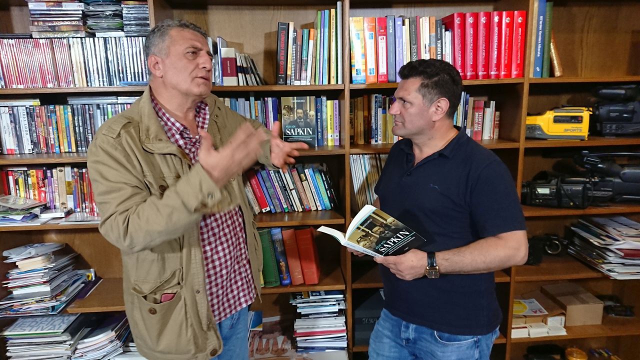 "Zengin bir ailenin çocuğu kılığına girerek Adnan Oktar örgütüne sızdım!" 1