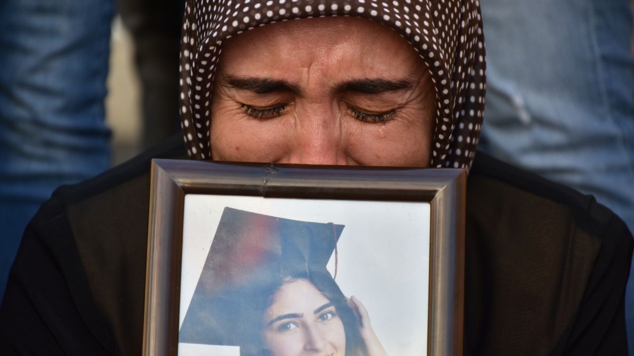 Evlat nöbetindeki annelerin tepkisi büyüyor! 12