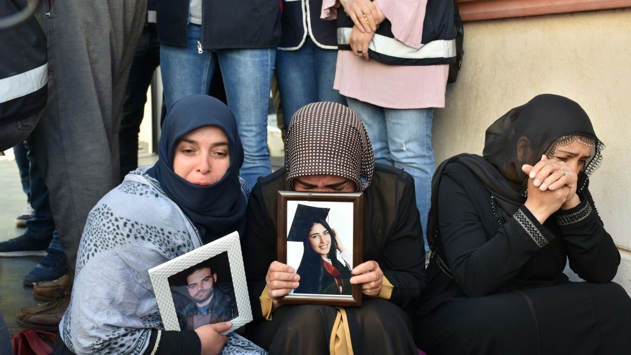 Evlat nöbetindeki annelerin tepkisi büyüyor! 13