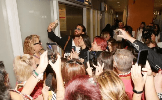 Atina'da Can Yaman rüzgarı! 5