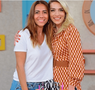 Cansu Canan Özgen'e stüdyoda sürpriz doğum günü! 4