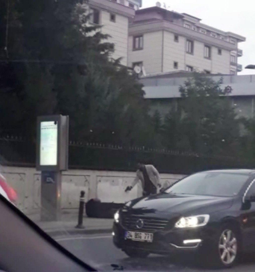 Tekmeleyip kurşun yağdırdı! 3