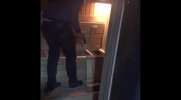 Sahte polisler saunada saklanırken yakalandılar! 7