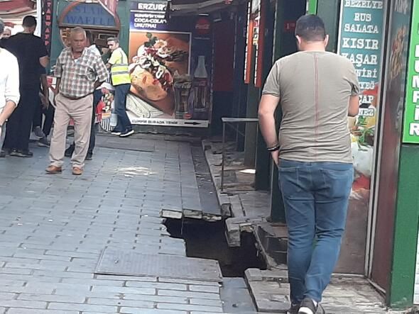 Binlerce kişinin kullandığı yol çöktü! 3