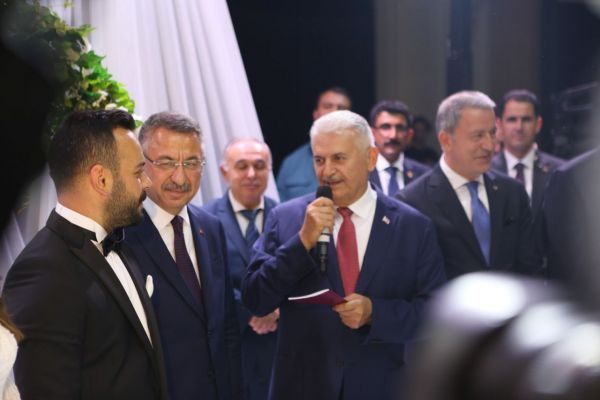 Özışık ailesinin mutlu günü! 4