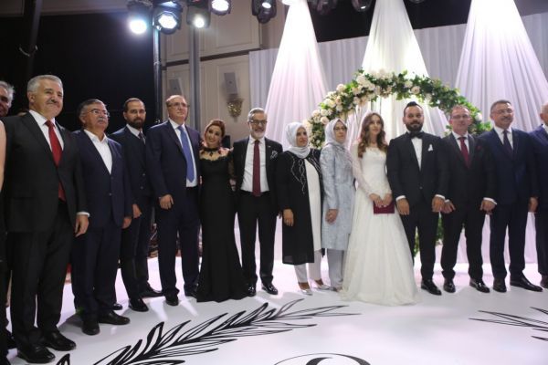 Özışık ailesinin mutlu günü! 2