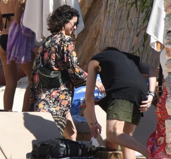 Beren Saat ile Dj Maga'nın tatile çıktığı ortaya çıktı! 3