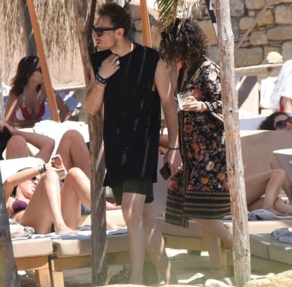Beren Saat ile Dj Maga'nın tatile çıktığı ortaya çıktı! 4