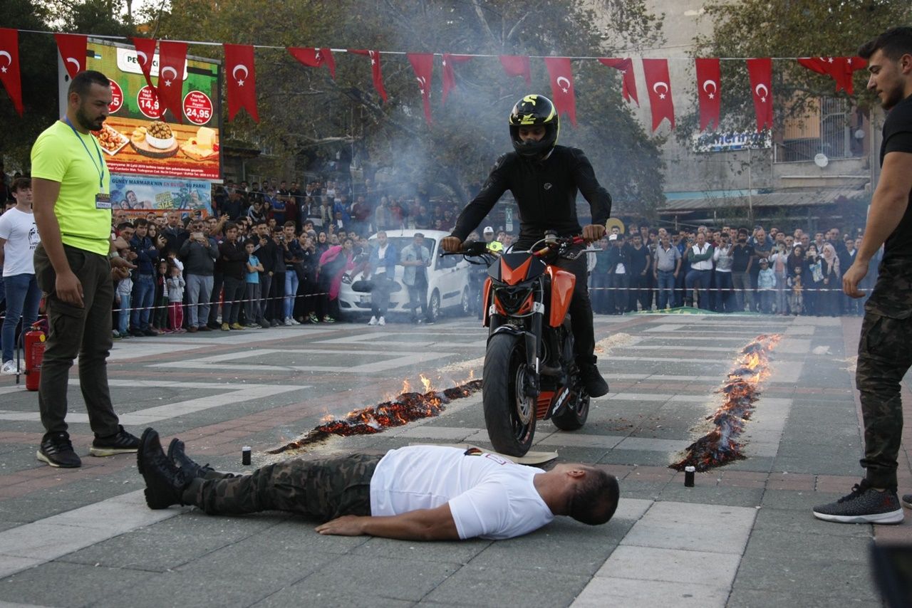 İki otomobilin gücüne karşı koydu... 20