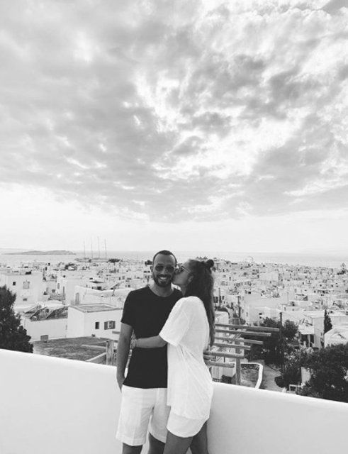 Bensu Soral'dan romantik kutlama! 3