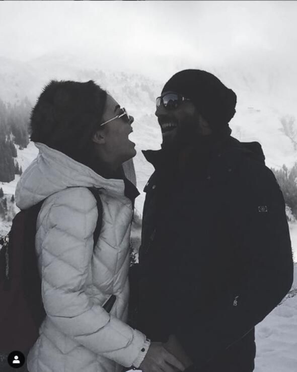 Bensu Soral'dan romantik kutlama! 6