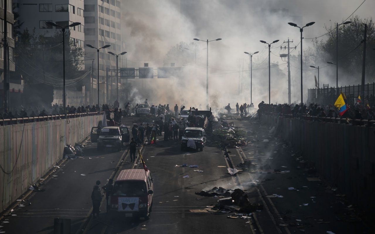 Sokağa çıkma yasağına rağmen protestolar sürüyor! 1