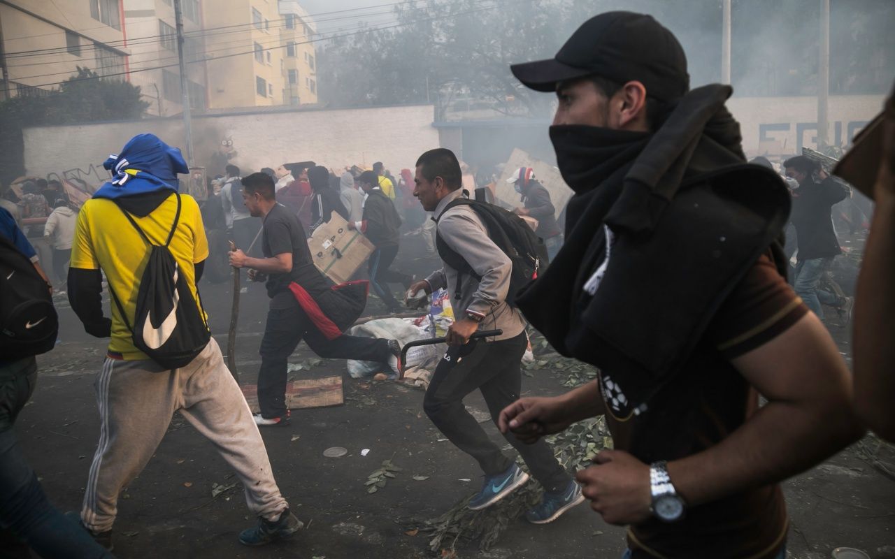 Sokağa çıkma yasağına rağmen protestolar sürüyor! 3