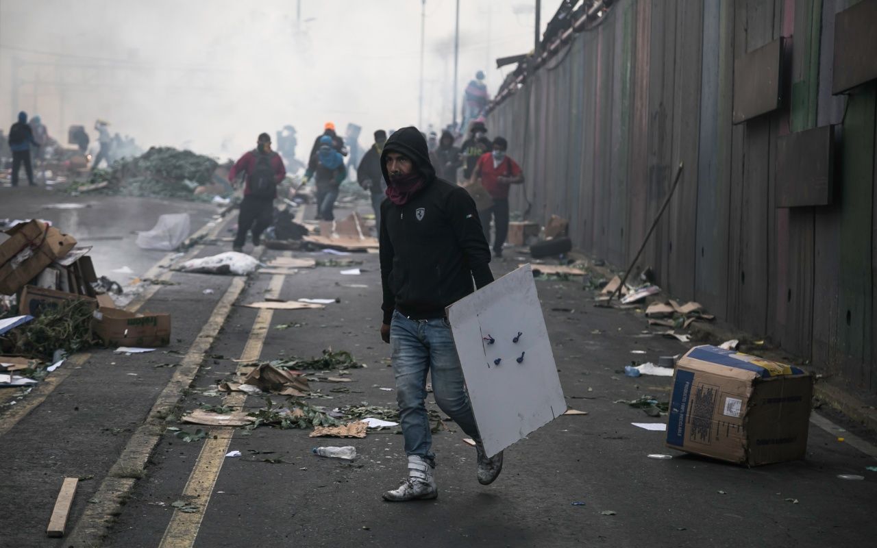 Sokağa çıkma yasağına rağmen protestolar sürüyor! 4