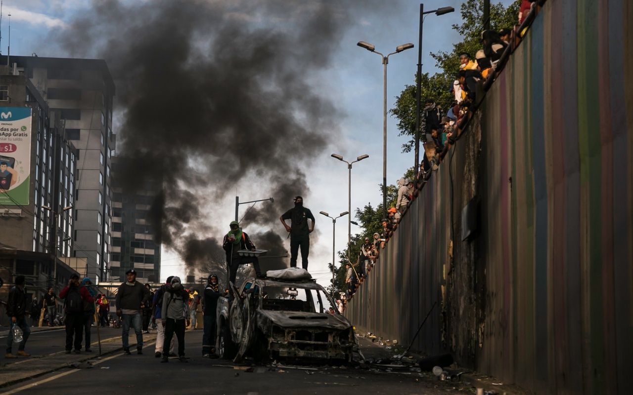 Sokağa çıkma yasağına rağmen protestolar sürüyor! 5